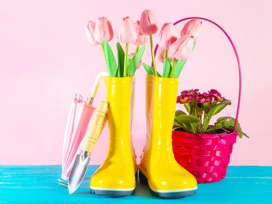 Najmodniejsze dodatki sezonu wiosna-lato 2026 – jak odświeżyć styl z klasą?